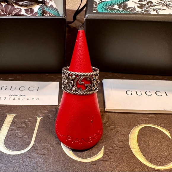 Gucci Jewelry - NWT! Gucci Interlocking G Flower Wide Band Ring